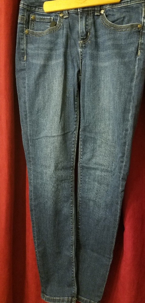 Seven 7 Jeans skinny legs